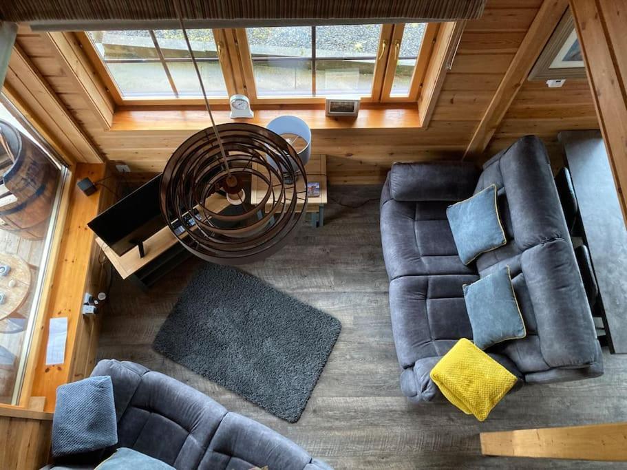 Red Squirrel Log Cabin With Hot Tub Кит Экстерьер фото